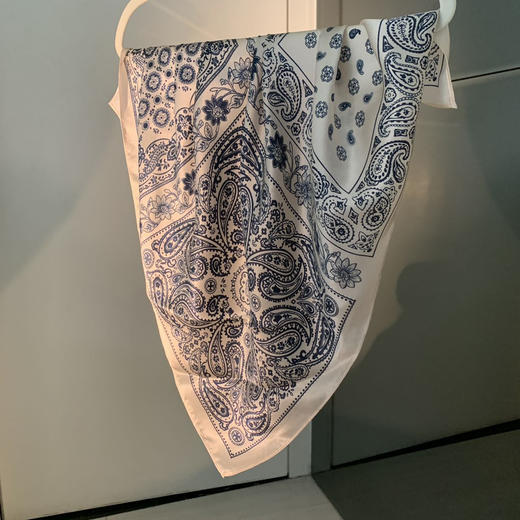 100%桑蚕丝大方巾 商品图0