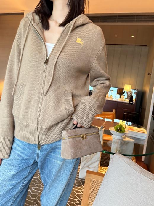 巴宝莉 25年秋冬新品 卡其骑士针织开衫(KX*MM) 商品图4