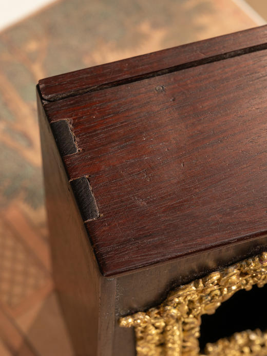 清	红木嵌铜鎏金开窗佛龛 商品图2