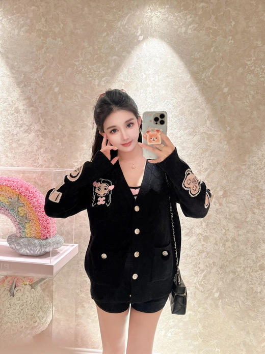 香奈儿 25秋冬新款娃娃刺绣针织开衫（TM） 商品图3