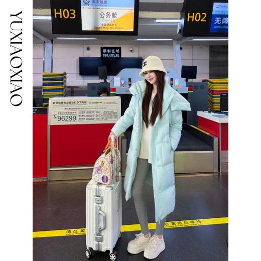 余潇潇【超时空漫游】高克重防钻绒95白鹅绒可拆卸披肩领长款羽绒服 商品图2