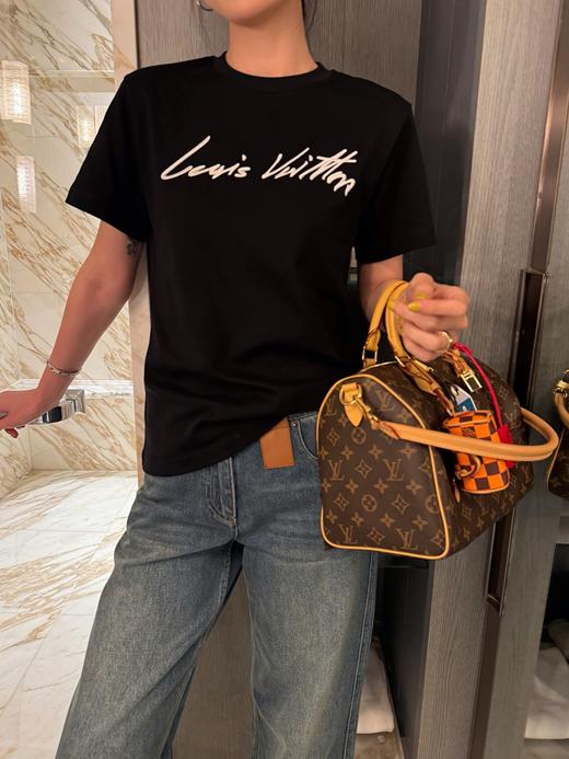 驴家 25年最新款 黑色刺绣T恤(KX*MM) 商品图3