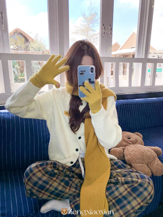 <曾小咸推荐> 现货秒杀！微信超特价！杏色侧边南瓜绣花系扣毛衣 日常199.99 立减100 秒杀99.99！ 商品图4