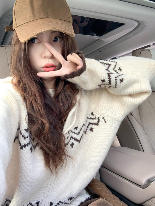 <曾小咸推荐> 现货秒杀！微信超特价！杏色撞咖色连帽毛衣 日常218.88 立减118.89 秒杀99.99！ 商品图13