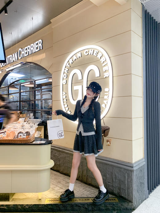 【129元任选2件】现货！深灰色假两件V领上衣 or 半裙 商品图8