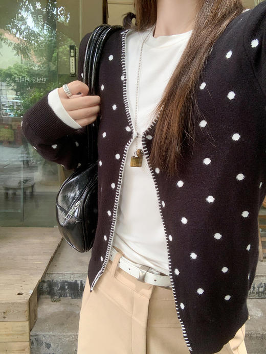【149元任选2件】现货！黑色波点v领短款毛衣开衫 商品图5