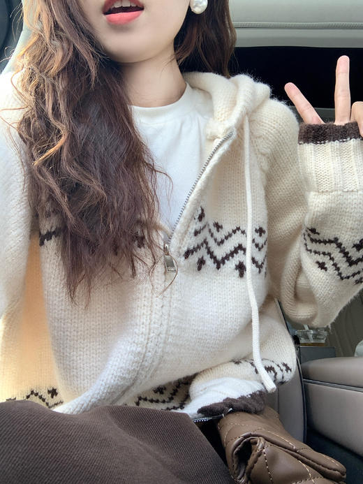 <曾小咸推荐> 现货秒杀！微信超特价！杏色撞咖色连帽毛衣 日常218.88 立减118.89 秒杀99.99！ 商品图12