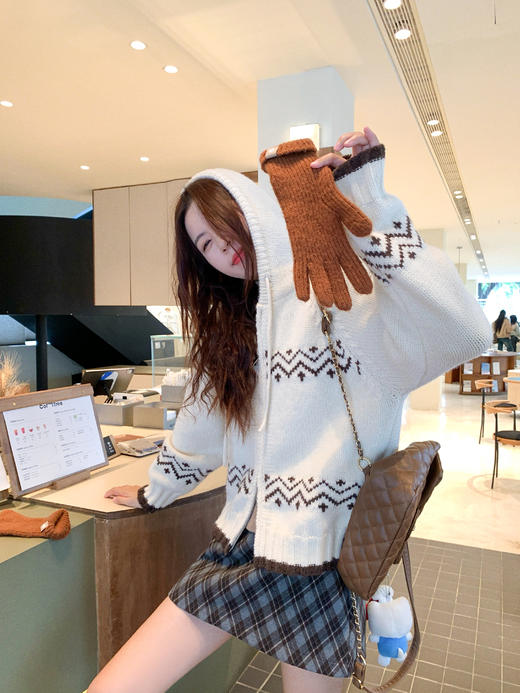 <曾小咸推荐> 现货秒杀！微信超特价！杏色撞咖色连帽毛衣 日常218.88 立减118.89 秒杀99.99！ 商品图14