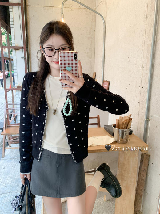 【149元任选2件】现货！黑色波点v领短款毛衣开衫 商品图12