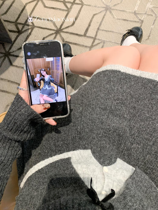 【129元任选2件】现货！深灰色假两件V领上衣 or 半裙 商品图9