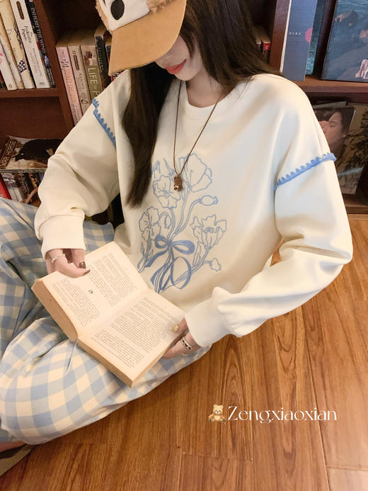 【169元任选2件】现货！杏色蓝色绣花圆领卫衣 商品图10