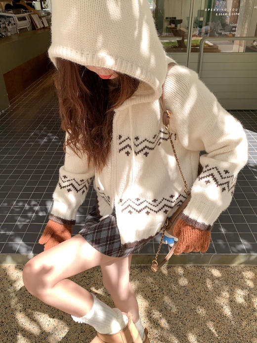 <曾小咸推荐> 现货秒杀！微信超特价！杏色撞咖色连帽毛衣 日常218.88 立减118.89 秒杀99.99！ 商品图5