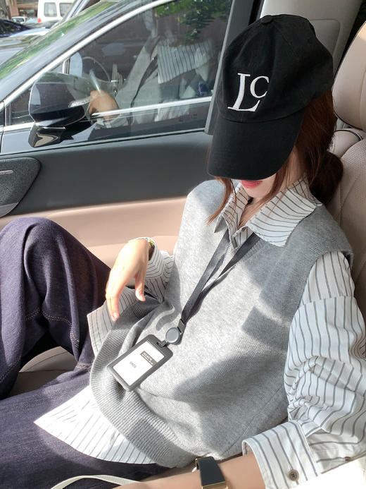 <曾小咸推荐> 现货秒杀！微信超特价！灰色v领针织马甲 日常139.99 立减70 秒杀69.99！条纹衬衫 日常179.99 立减90 秒杀89.99！ 商品图9