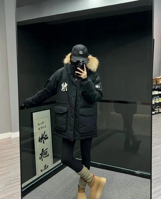 MLB冬季中长情侣款徽标毛领连帽长袖加厚羽绒服 商品图0