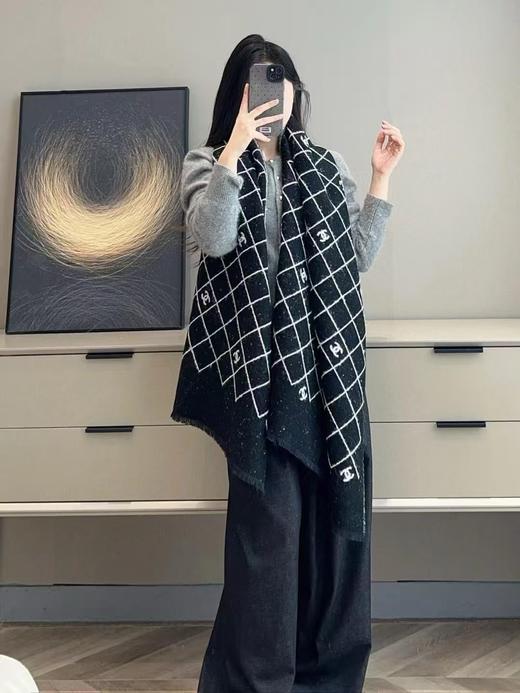 香奈儿 25A满天星双面双色提花围巾披肩（DSX） 商品图5