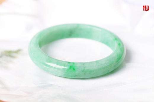天然翡翠手镯 圈口：59.7mm 商品图0