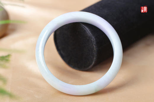 天然翡翠春带彩手镯 圈口：60mm 商品图1