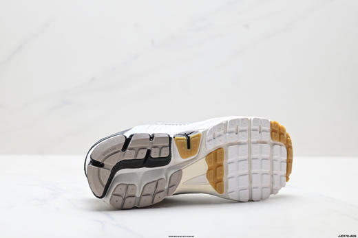 耐克Nike Zoom Vomero 5复古休闲运动慢跑鞋FN7649-110男鞋 商品图8