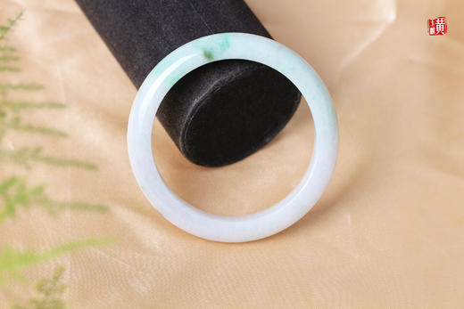 天然翡翠手镯 圈口：57mm 商品图3
