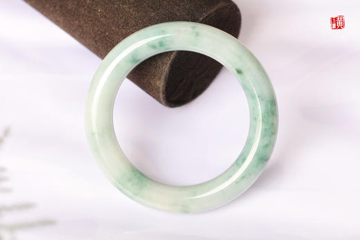 天然翡翠手镯 圈口：55mm 商品图3