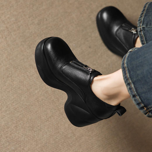 【预售5天】简约风小皮鞋秋冬新款厚底坡跟超高跟前拉链纯色深口单鞋NWS1&N9866 商品图4