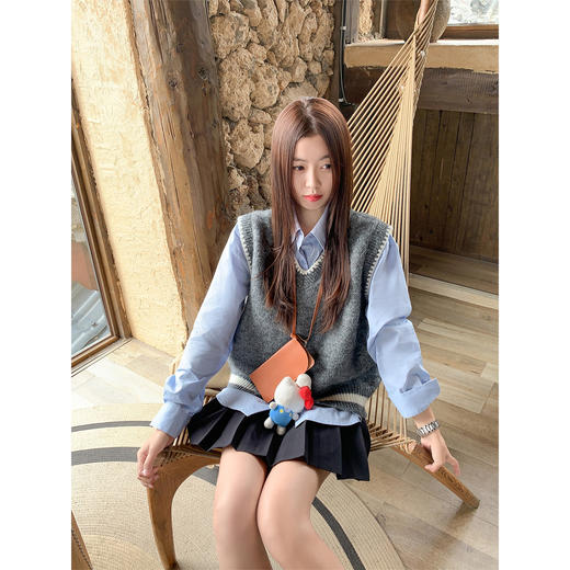 <曾小咸推荐> 现货秒杀！微信超特价！灰色v领针织马甲背心 日常179.99 立减100 秒杀79.99！ 商品图3