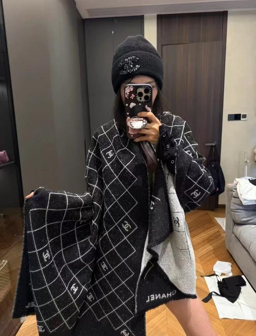 香奈儿 25A满天星双面双色提花围巾披肩（DSX） 商品图7