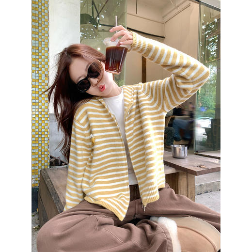 <曾小咸推荐>现货秒杀 ！微信超特价！ 慵懒风条纹拉链毛衣 日常219.99 立减120 秒杀99.99 商品图3