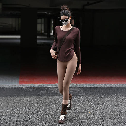 beemen 软软糯糯裸感瑜伽裤 莱卡超细纱线 柔软贴服 弹力超大  裤脚可裁剪 高个子小个子可穿  孕妇可穿 商品图6