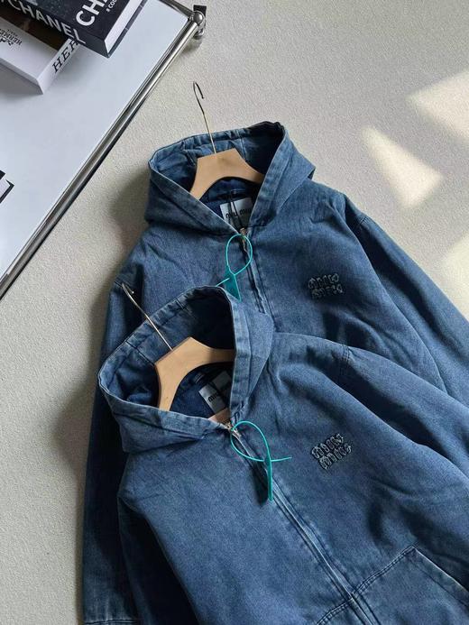 D110934新款贴布徽标字母水洗蓝男女情侣款牛仔连帽棉服 商品图1