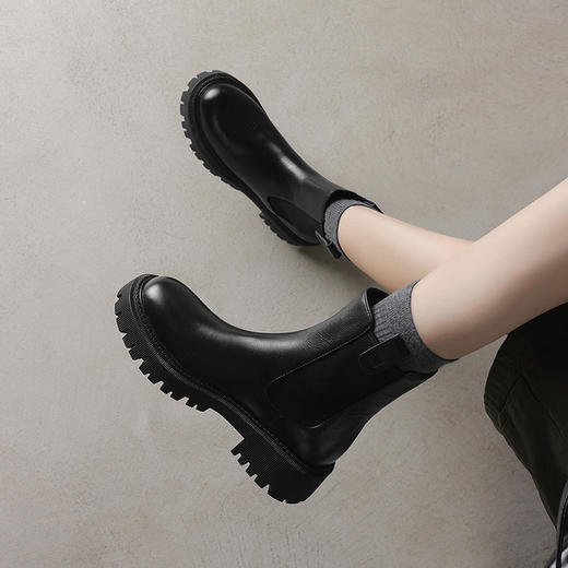 【预售5天】英伦风厚底切尔西短靴女烟筒靴秋冬新款圆头粗跟弹力马丁靴KYD&ZY2840 商品图1