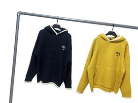 D110921联名款FW25logo标志舒适连帽落肩针织毛衣