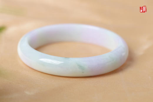 天然翡翠春带彩手镯 圈口：60mm 商品图0