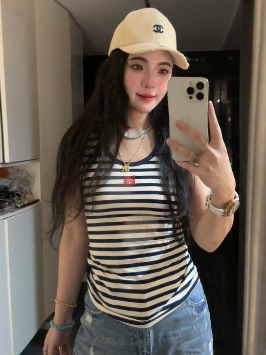 LOE&WE罗&意威 图案印花条纹圆领无袖套头背心（蕾姐上身S） 商品图3