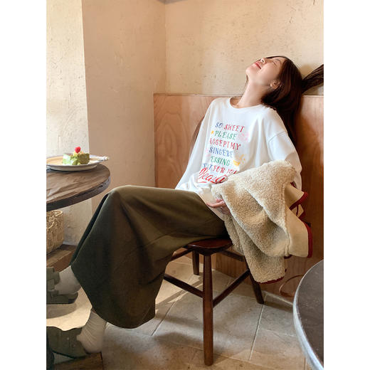 <曾小咸推荐> 现货秒杀！微信超特价！字母打底衫 日常129.99 立减50 秒杀79.99！！绿色半身长裙 秒杀79.99！ 商品图1