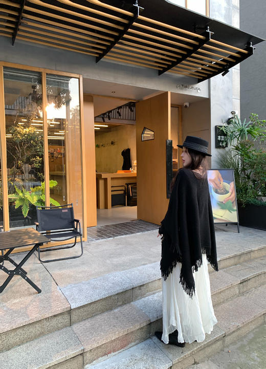 Read Nameless /藏地牛绒黑色流苏大披肩 2025/11/10 商品图8