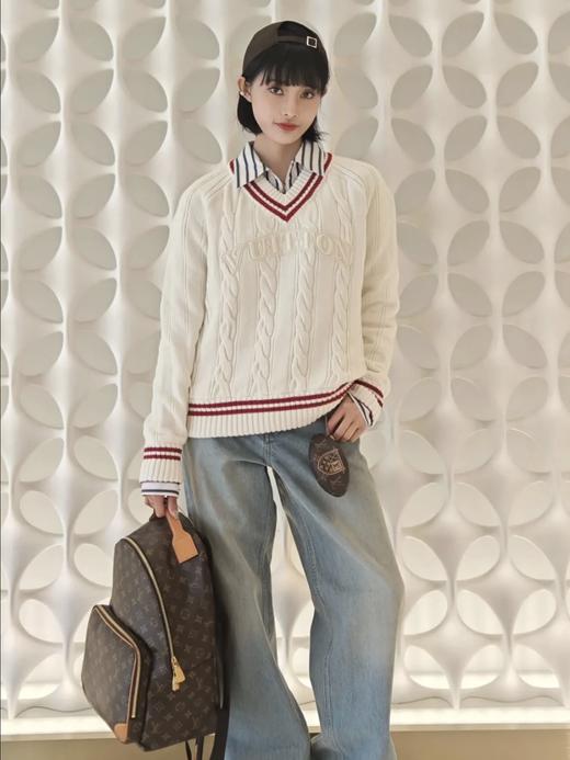 驴家 25F刺绣标识学院风V领针织套头衫（DY） 商品图0