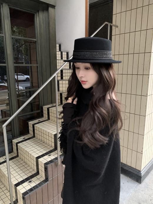 Read Nameless /心机露背黑色打底衫+浪漫肌理人丝白色半裙 2025/11/10 商品图2