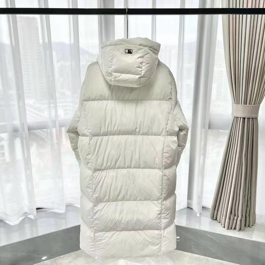 D110930纽扣小标刺绣LOGO/长款加厚羽绒服男女款 商品图2