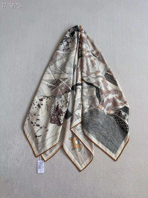 爱马仕大方巾。140*140。  粉色。灰色。蓝色。 黄色。橙色。自己备注颜色。 商品图5