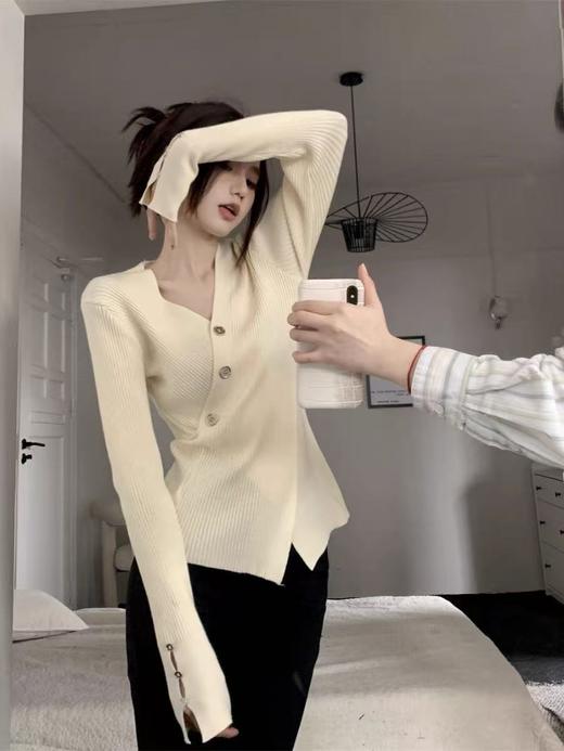 <曾小咸推荐>不规则交叉针织衫 日常129.99 立减60 秒杀69.99！【预售款，预计3-15天发货】 商品图6