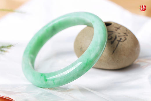 天然翡翠手镯 圈口：59.7mm 商品图3