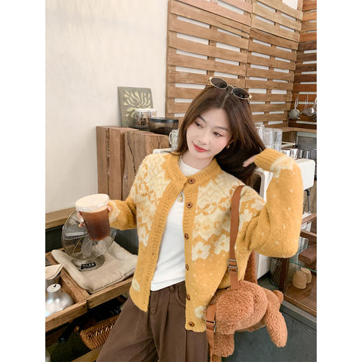 <曾小咸推荐>现货秒杀 ！微信超特价！韩系提花开衫毛衣 日常239.99 立减140 秒杀99.99！！ 商品图4