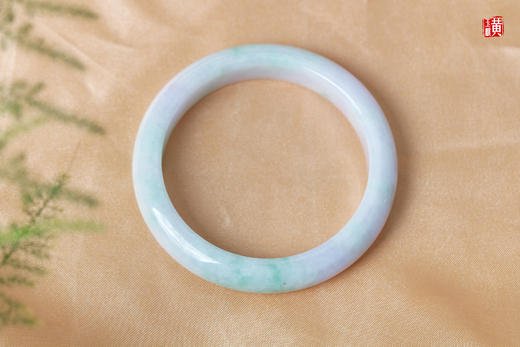 天然翡翠春带彩手镯 圈口：57.8mm 商品图1