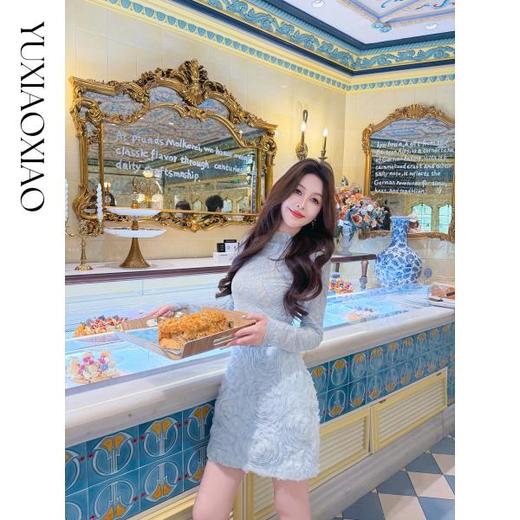 余潇潇【玫瑰往事】气质蕾丝拼接立体花朵修身连衣裙&泡泡袖上衣 商品图3