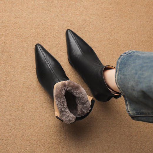 【预售5天】冬季新款黑色短靴洋气羊皮毛一体气质百搭中筒高跟鞋马丁靴女DS&693 商品图2