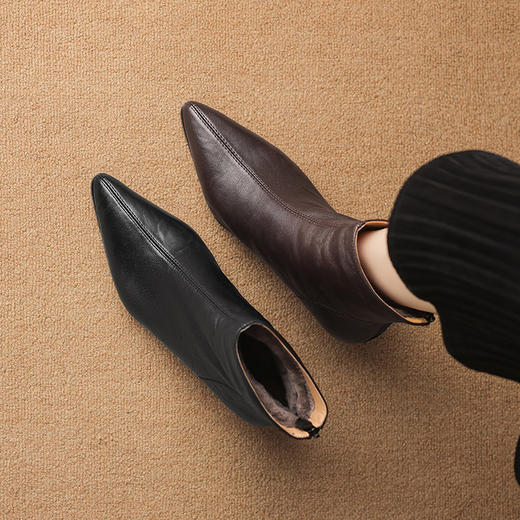 【预售5天】冬季新款黑色短靴洋气羊皮毛一体气质百搭中筒高跟鞋马丁靴女DS&693 商品图4