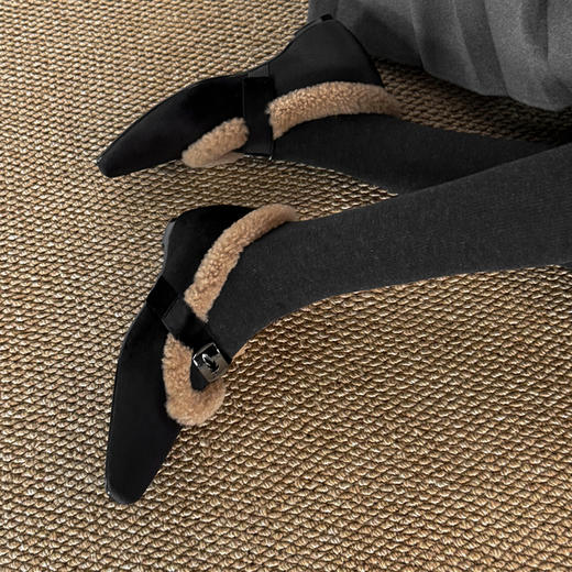 【预售5天】优雅天鹅绒~秋冬文艺复古风一字扣，带方头浅口羊毛内增高浅口玛丽珍单鞋WC&M3707 商品图4