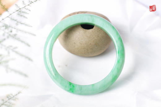 天然翡翠手镯 圈口：59.7mm 商品图1