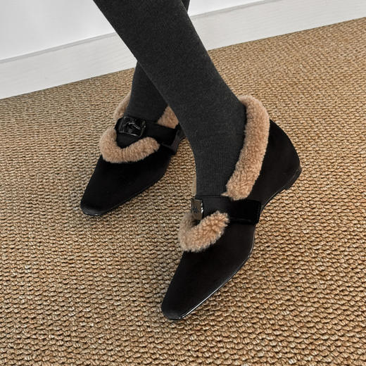 【预售5天】优雅天鹅绒~秋冬文艺复古风一字扣，带方头浅口羊毛内增高浅口玛丽珍单鞋WC&M3707 商品图1